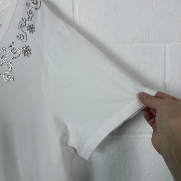 Tommy Hilfiger Womens T-Shirt White Silver Embellished Floral Trim Artsy Size 3X - Picture 4 of 12